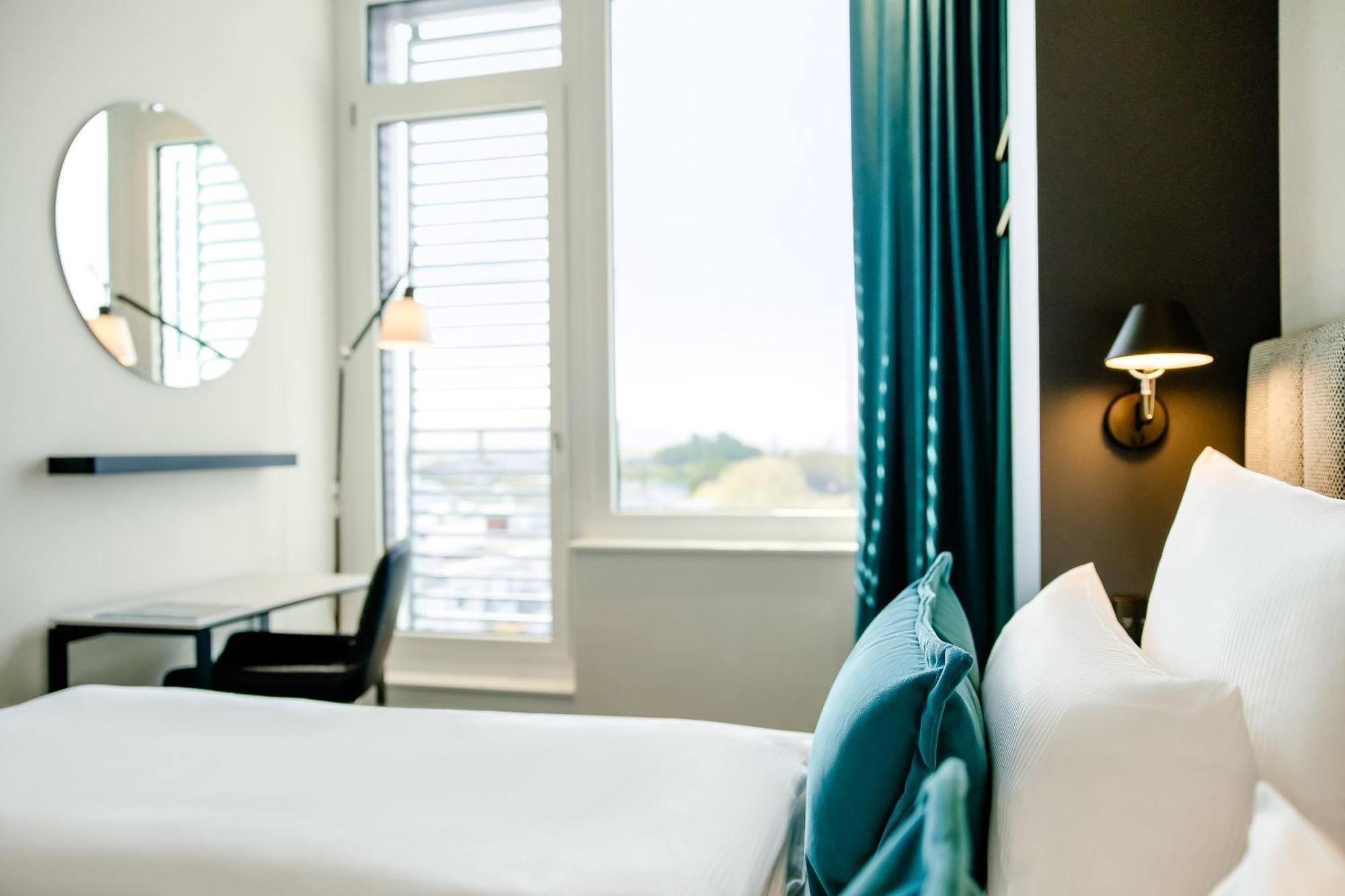 Motel One Karlsruhe Bagian luar foto