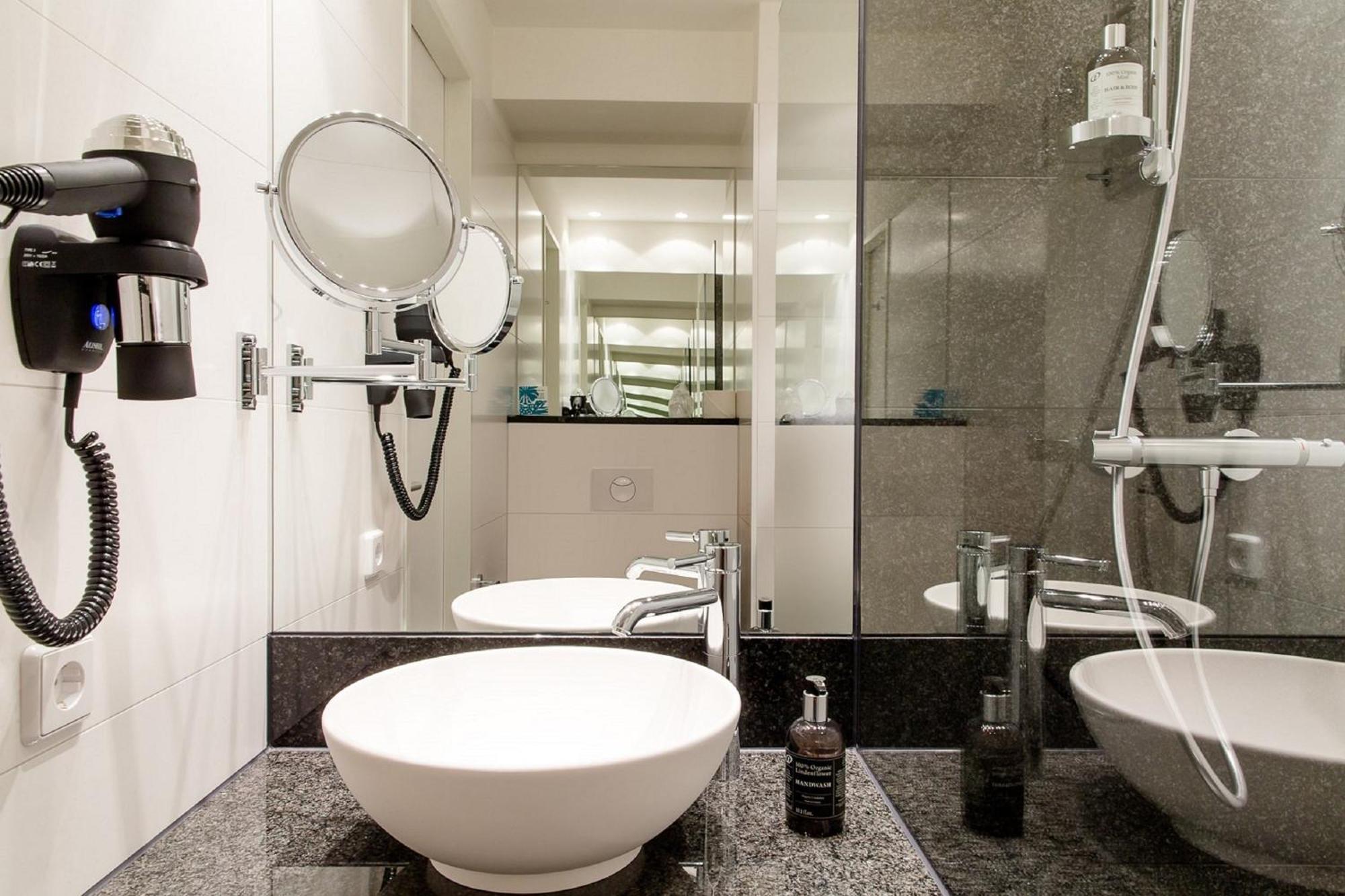 Motel One Karlsruhe Bagian luar foto