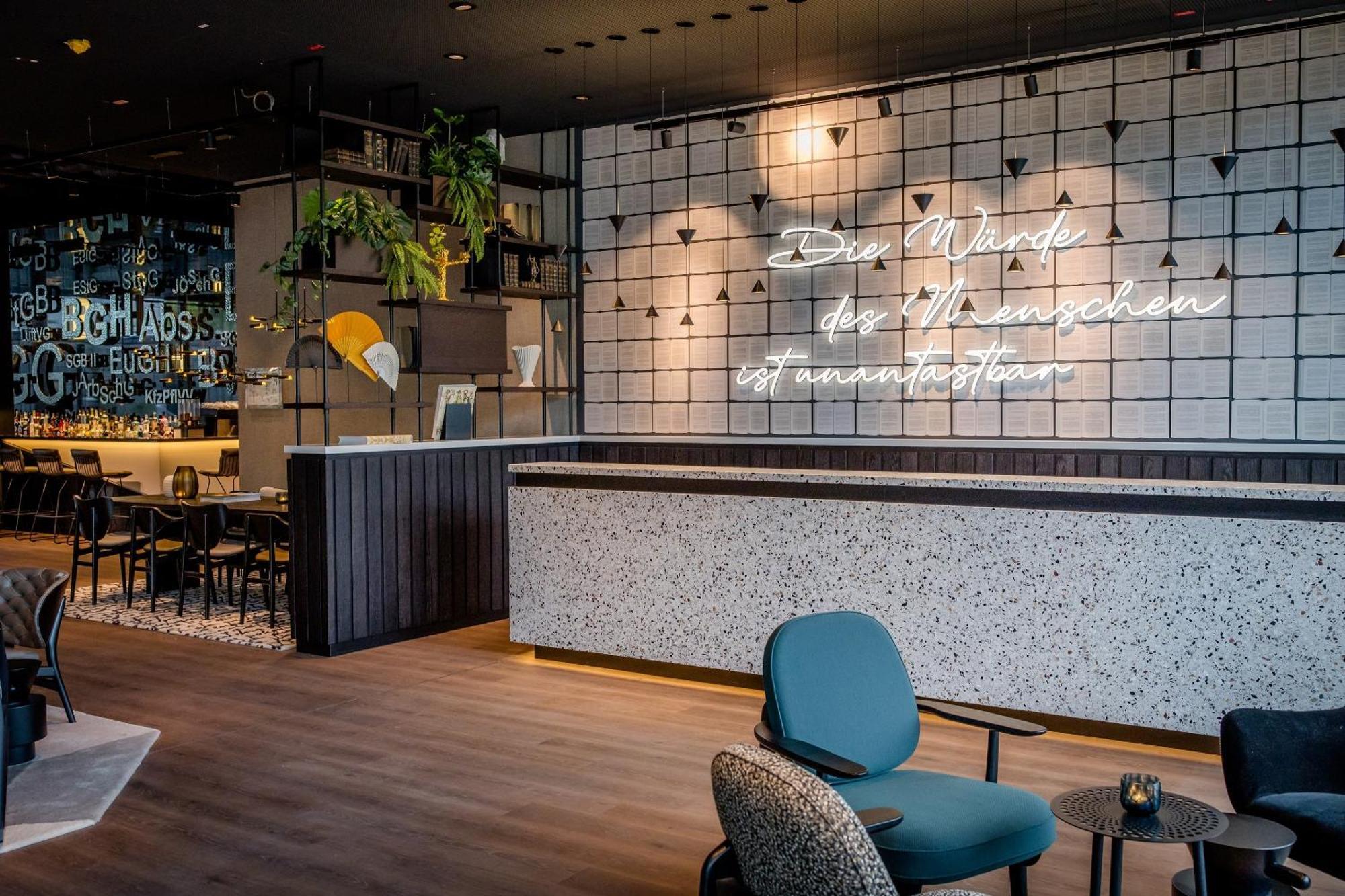 Motel One Karlsruhe Bagian luar foto