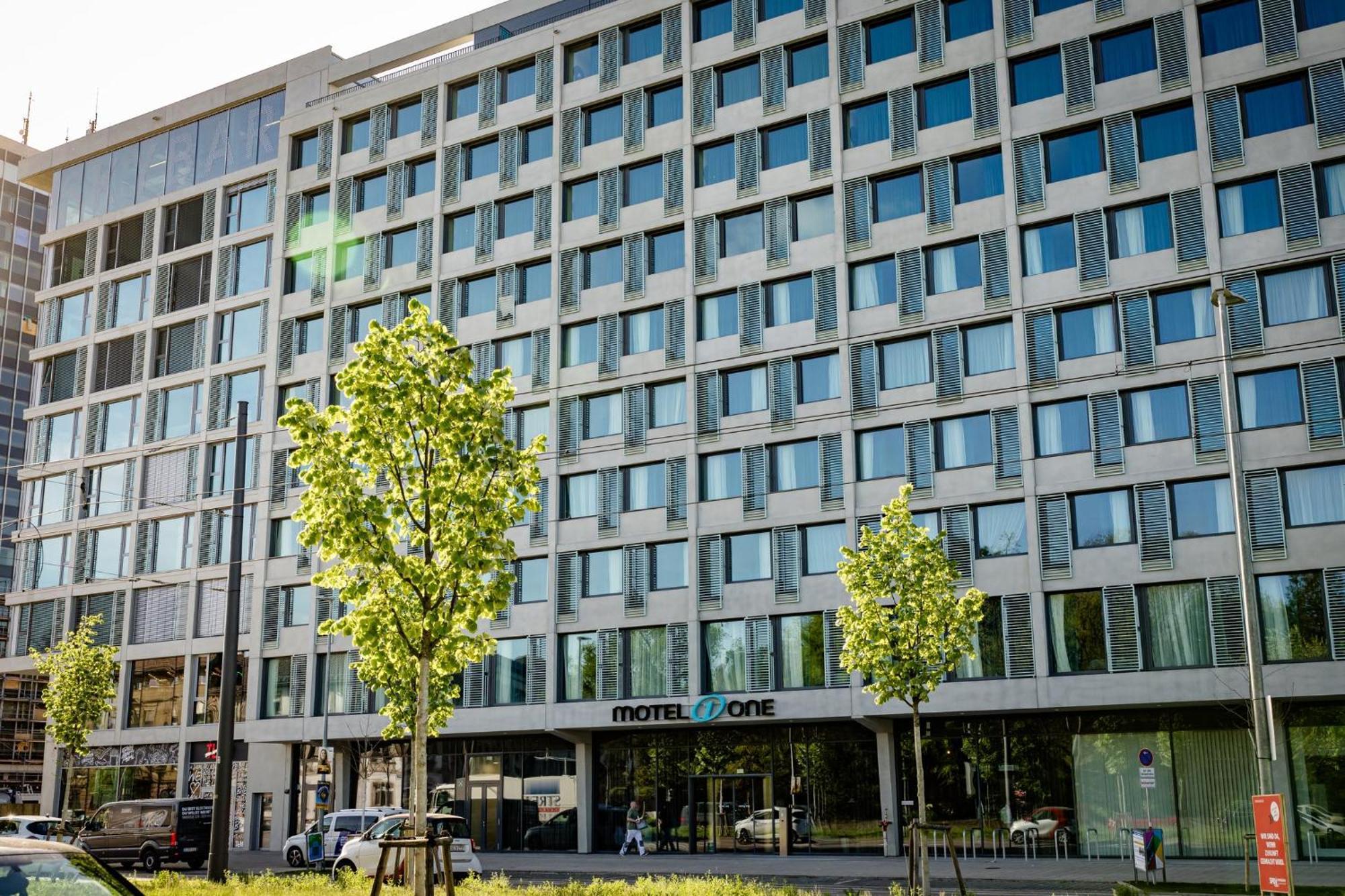 Motel One Karlsruhe Bagian luar foto