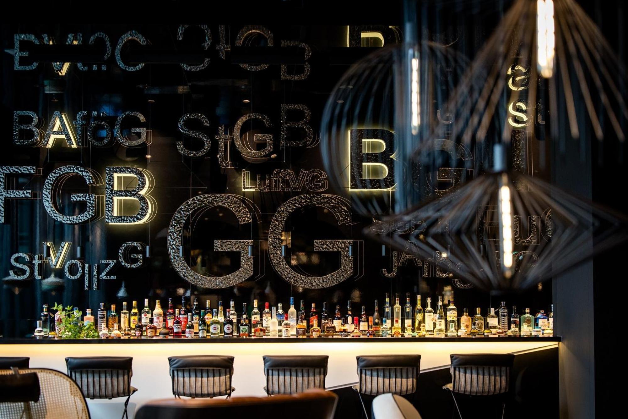 Motel One Karlsruhe Bagian luar foto