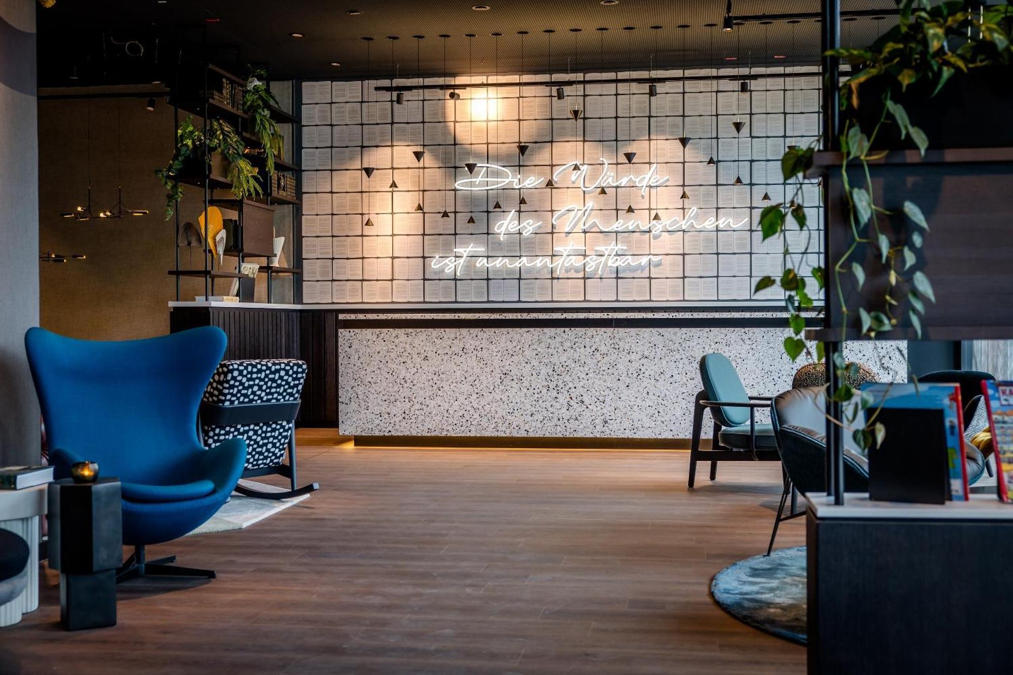 Motel One Karlsruhe Bagian luar foto